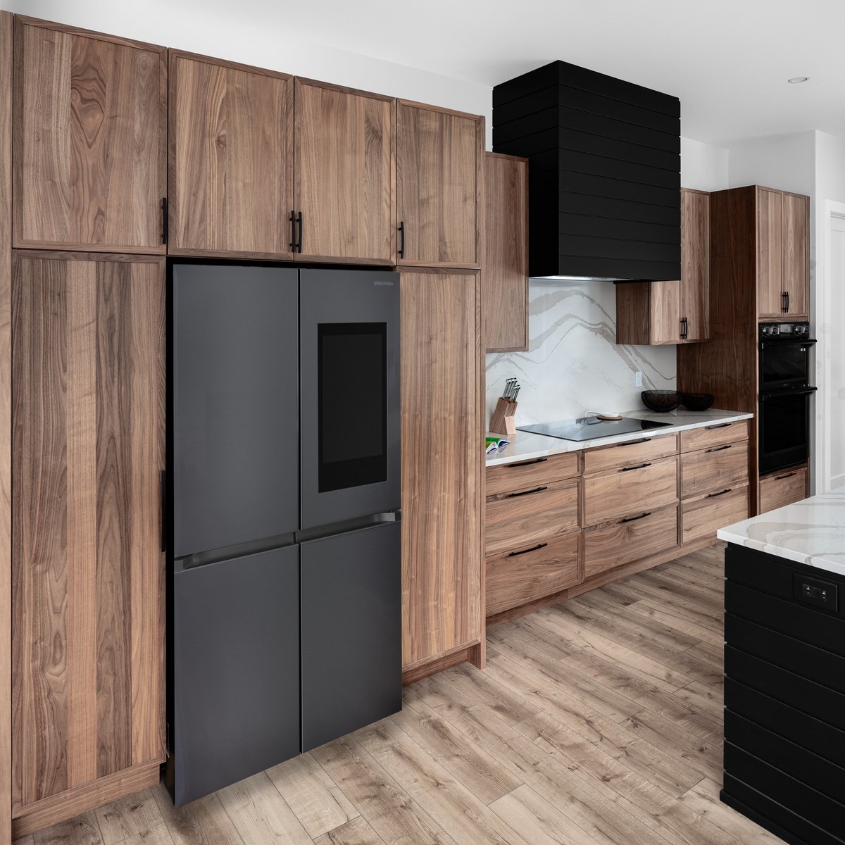 Image showcasing Horizontal vs. Vertical Kitchen Cabinet Handles